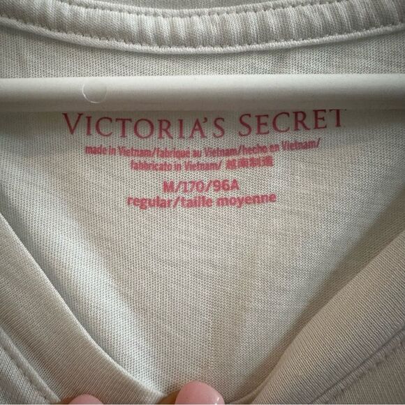 Victoria's Secret seamless t-shirt size M - Picture 3 of 6